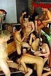 उभयलिंगी नंगा नाच के साथ भयंकर चुदाई समूह कमबख्त पर bimaxx