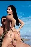 الكلاسيكية ناقتي فيرونيكا دا سوزا الشرج مارس الجنس في على الشاطئ