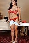 现 亚洲 贝贝 Mia 李 获取 赤裸裸的 和 准备 对于 性感的 按摩
