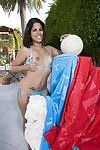 latina Babe Jasmine Blaze prende off Il suo bikini Per esporre Il suo Fica
