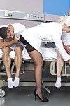 Meravigliosa pulcino Gigi Allens ottiene scopata Hardcore in calze e uniforme