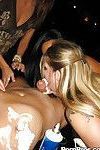 Большой грудь маловата участник девушка Дайна Вендетта в Стринги Давая мастурбирует Во время группа Секс