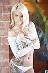 Blondynka Piękna z duży cycki Taylor seinturier odkrywać jej Schludny zad