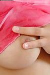 शरारती किशोर चीनी में undies खुलासा उसके स्तन और आमंत्रित प्यार छेद