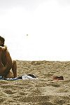 брюнетка девушка Юлия Рока Грохнули собачьи на В Пляж :по: бел Гри