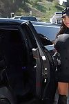 latina Babe Agosto Taylor posando no chauffeur\'s uniforme e joelho Alta botas