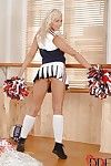 Cheerleader meisjes Tracy Lindsay met haar Vriendin toon kont