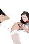 geile lesbische vrouwen in nylon kousen spelen met hun anaal speelgoed