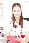gostoso Europeu enfermeira Jennifer amton tem um realmente selvagem temperamento