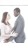 gros seins Babe Chanel Preston et noir l'homme le raccordement à l' pour hardcore interracial Sexe